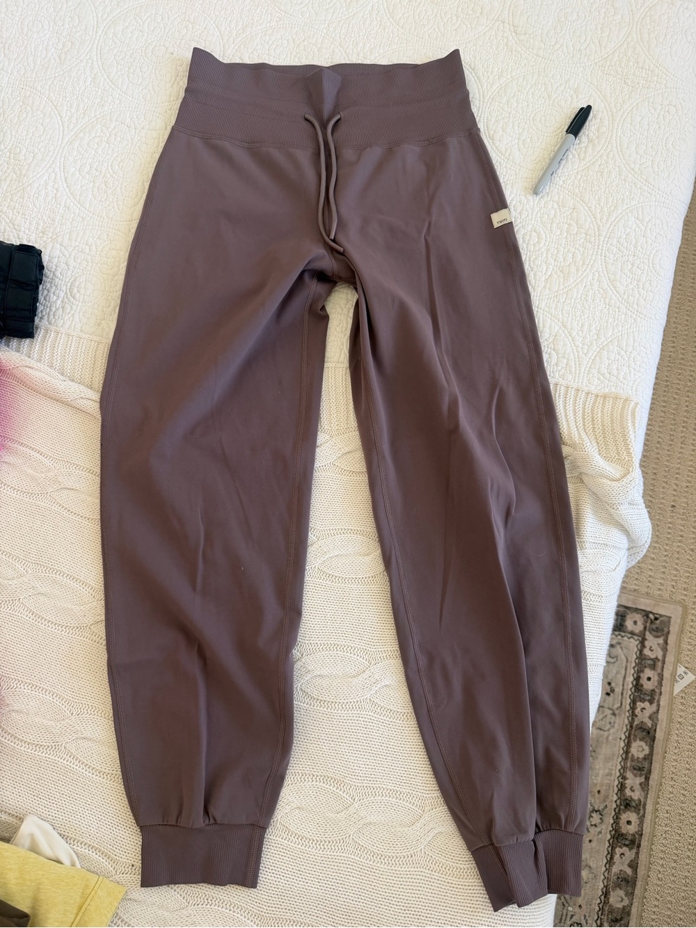 Vuori plum daily Track Joggers